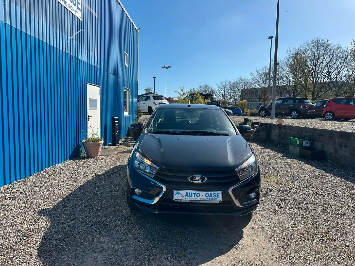 Lada Vesta **Automatik**SHZ**Klima**PDC**Allwetter** Schwarz - 2