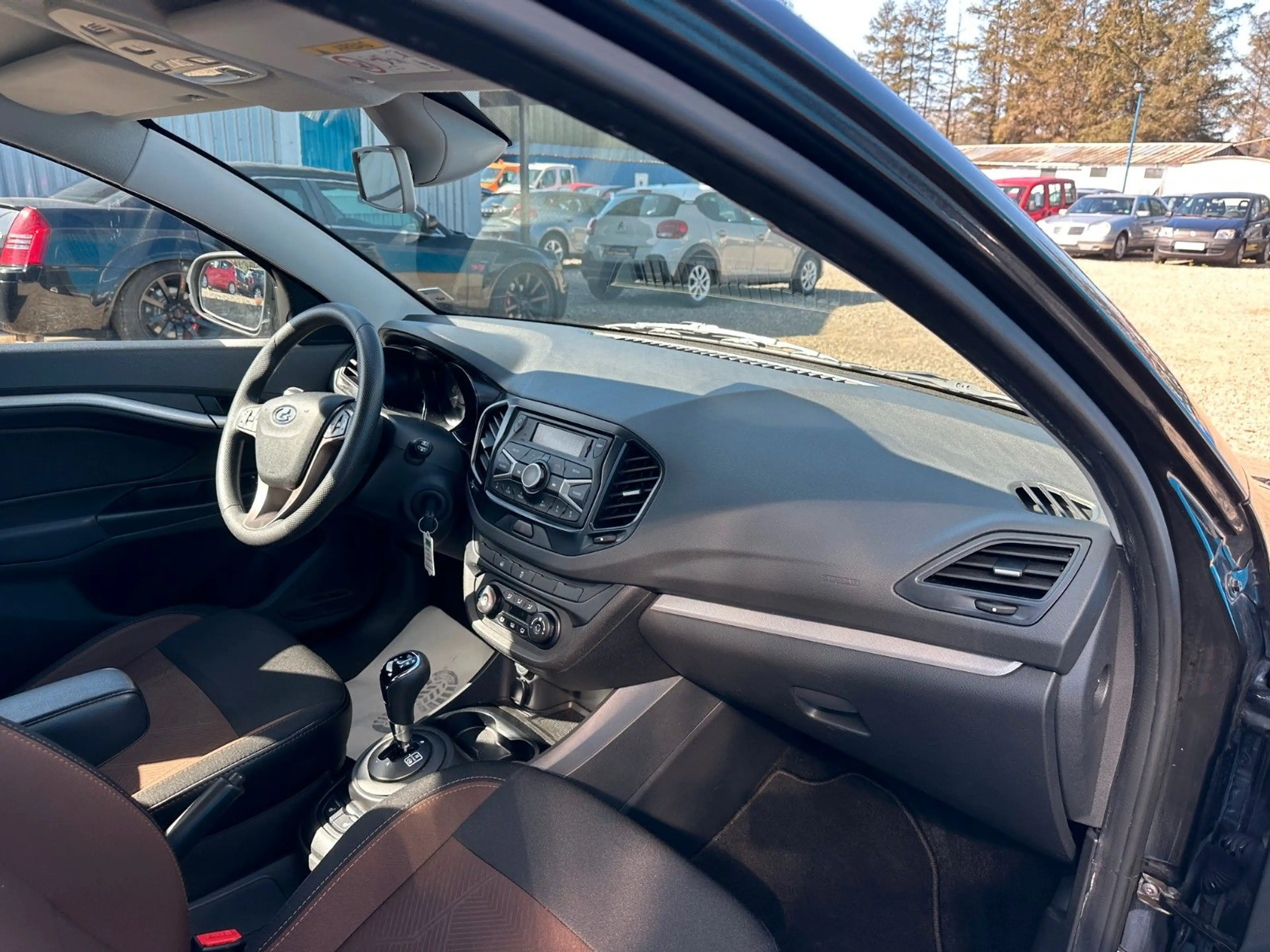 Lada Vesta **Automatik**SHZ**Klima**PDC**Allwetter** — photo 9