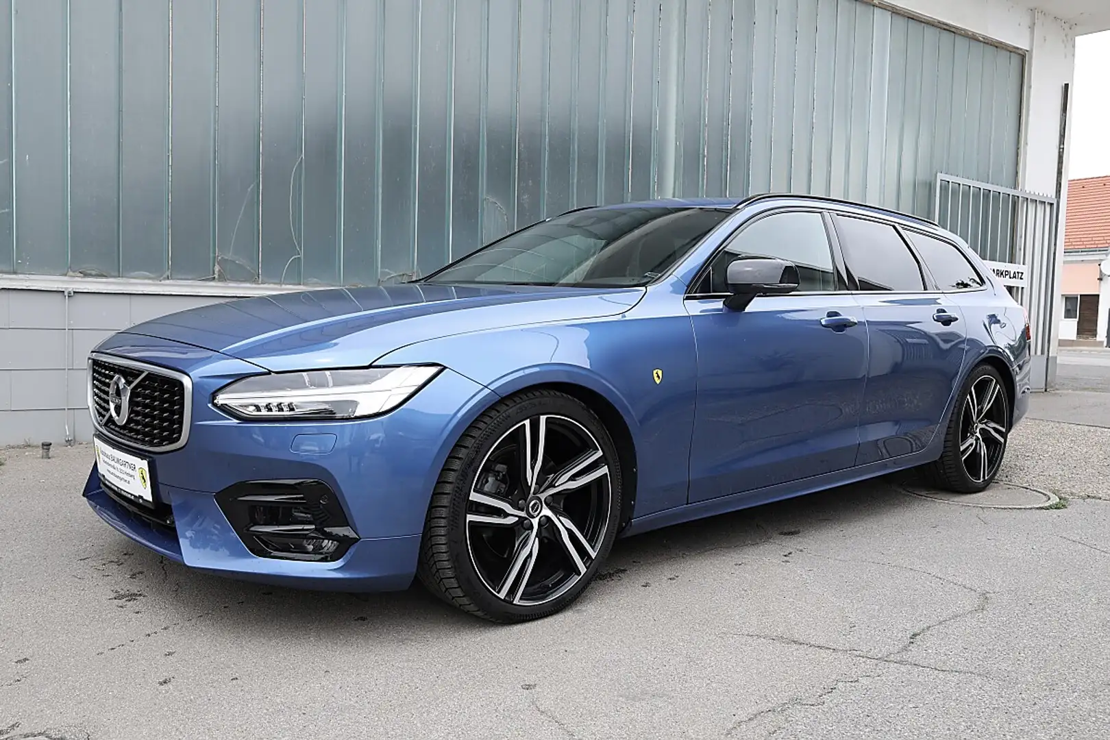 Volvo V90 D4 AWD R-Design Anhängevorrichtung Blau - 2