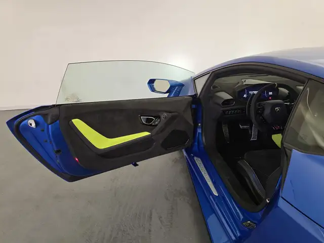 Lamborghini Huracan view 13