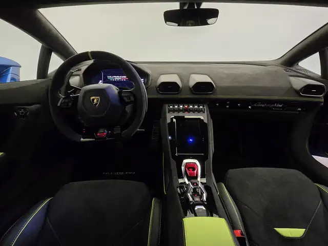 Lamborghini Huracan view 14