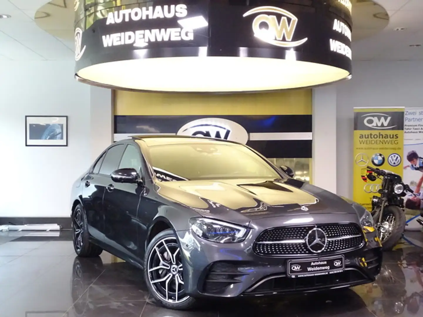 Mercedes-Benz E 400 d AMG 4M Pano HeadUp Dist Night 360Cam AHK Gris - 1