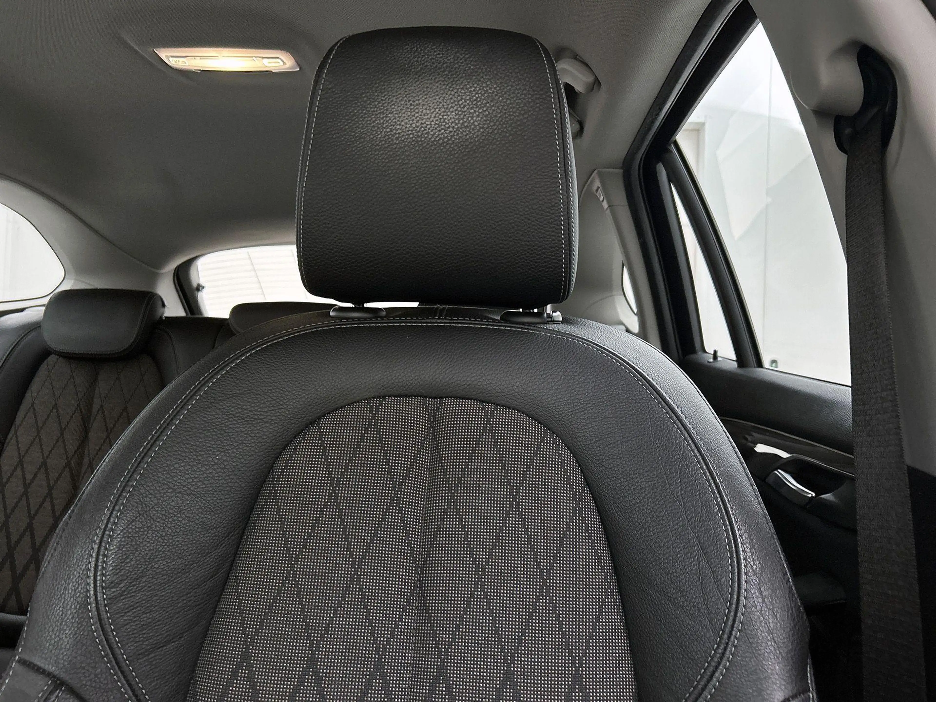 BMW X1 sDrive18i High Executive | Camera | Comfortstoelen — photo 14