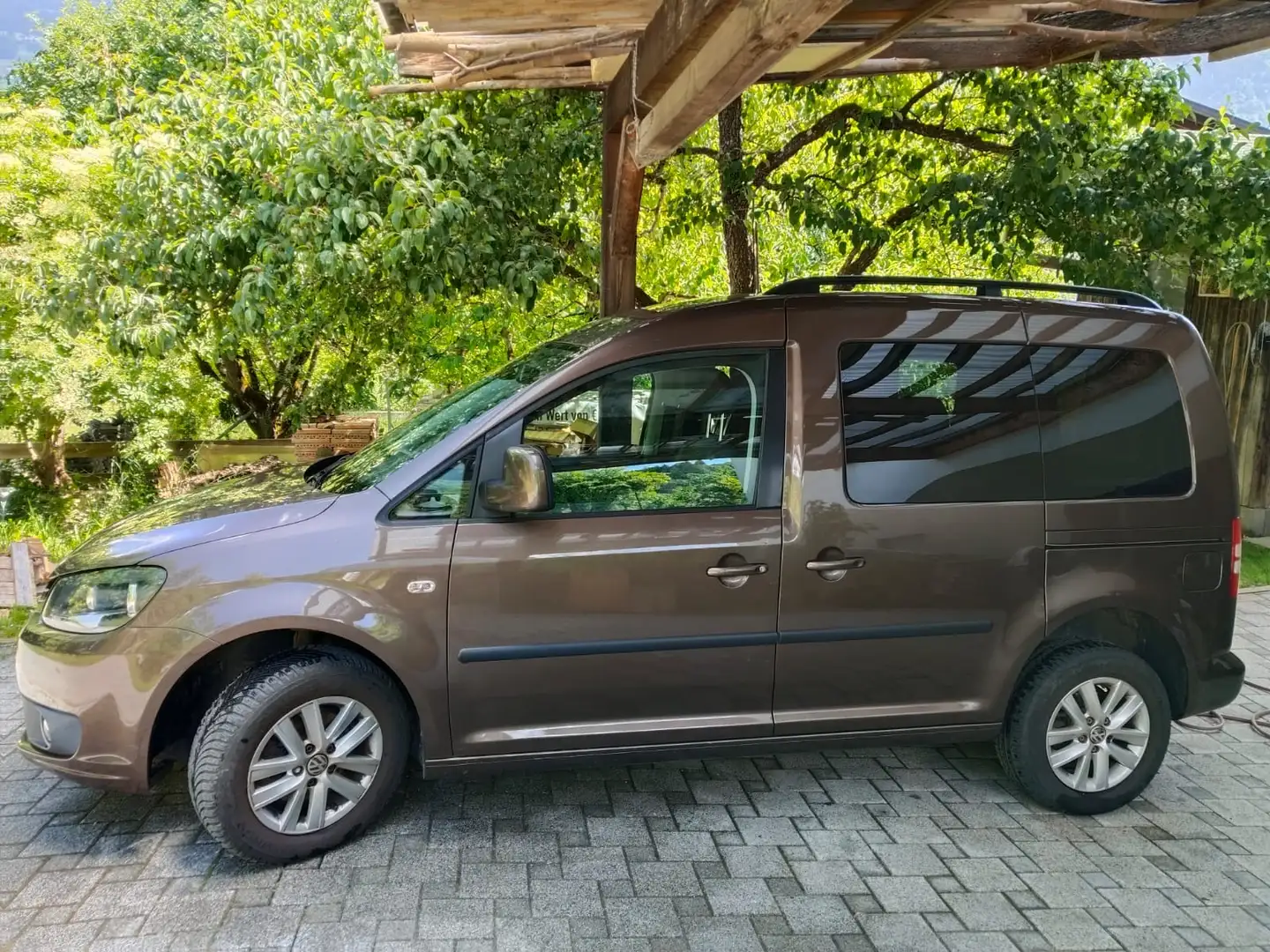 Volkswagen Caddy 1,2 TSI BlueMotion Rollstuhlrampe - 1