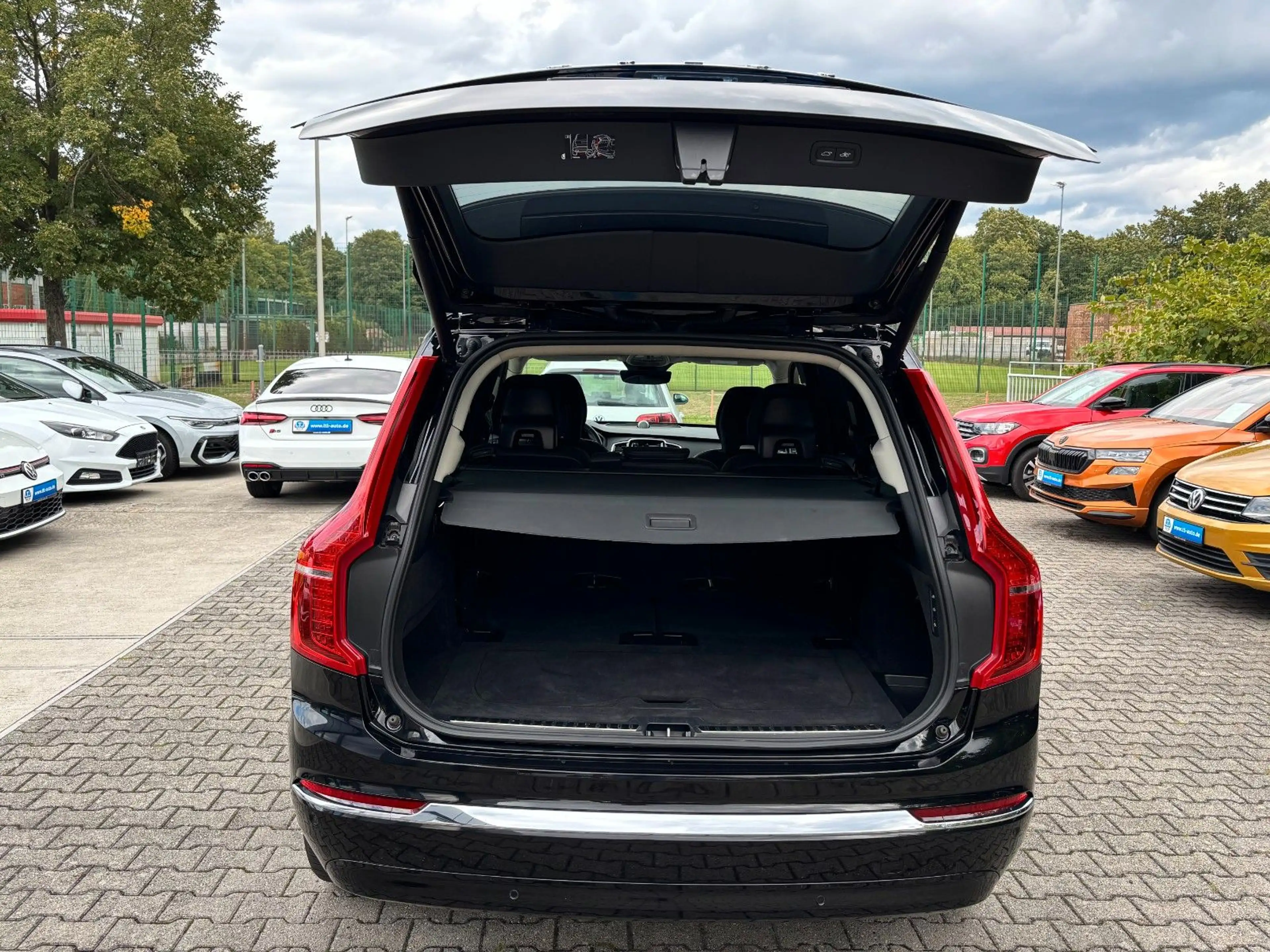 Volvo XC90 UltimateT8 Bright Bowers & Wilkins AWD Luft — photo 10