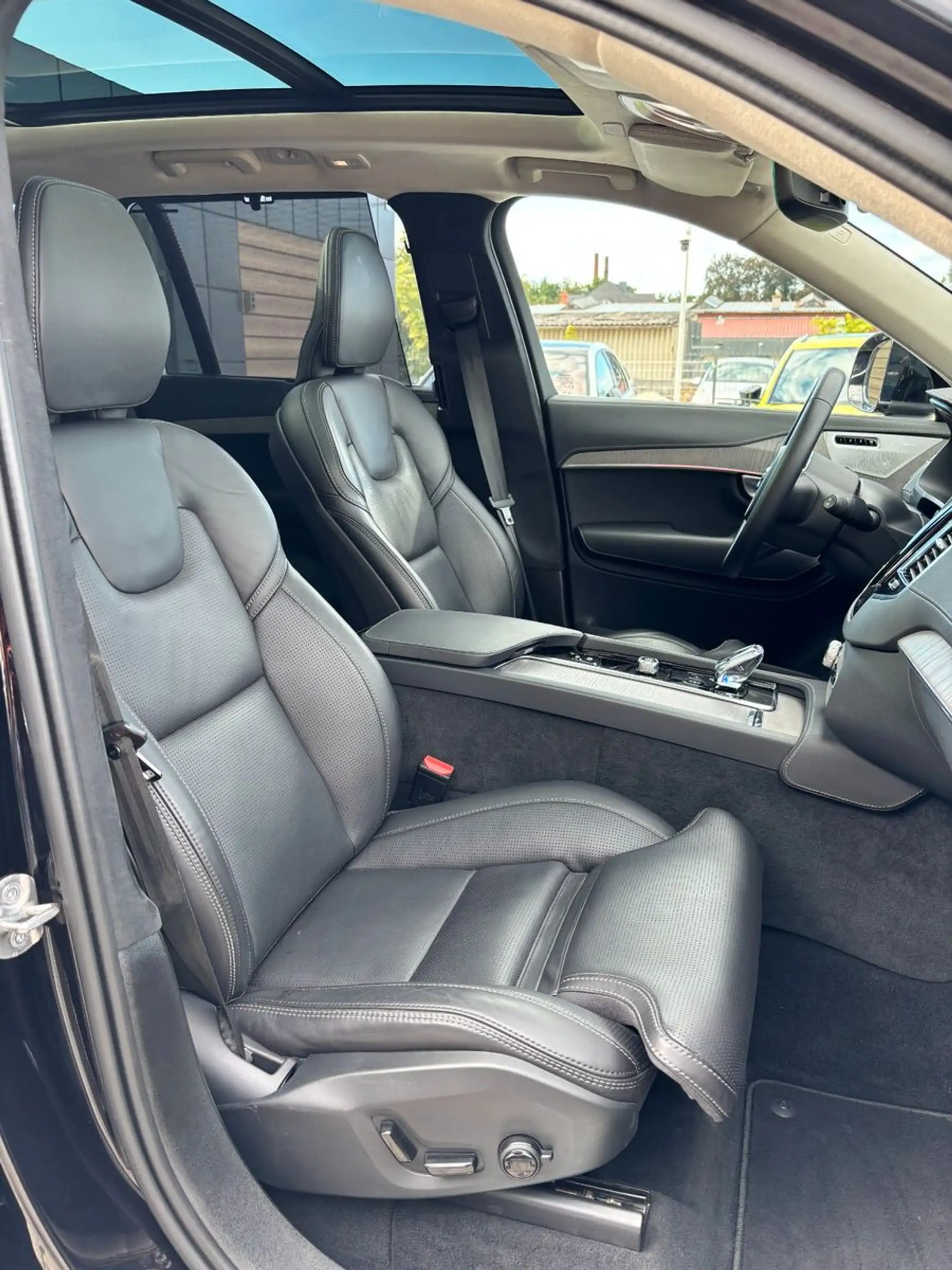 Volvo XC90 UltimateT8 Bright Bowers & Wilkins AWD Luft — photo 15
