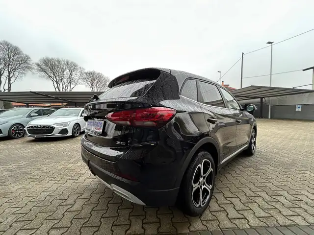 MG ZS view 5