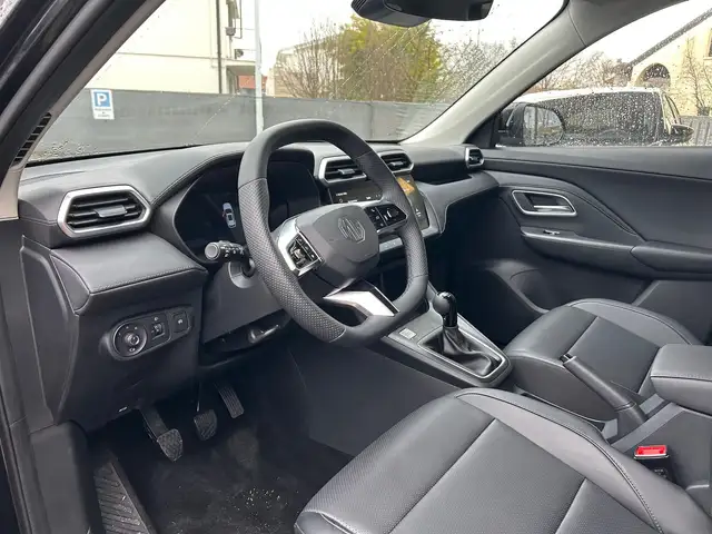 MG ZS view 7