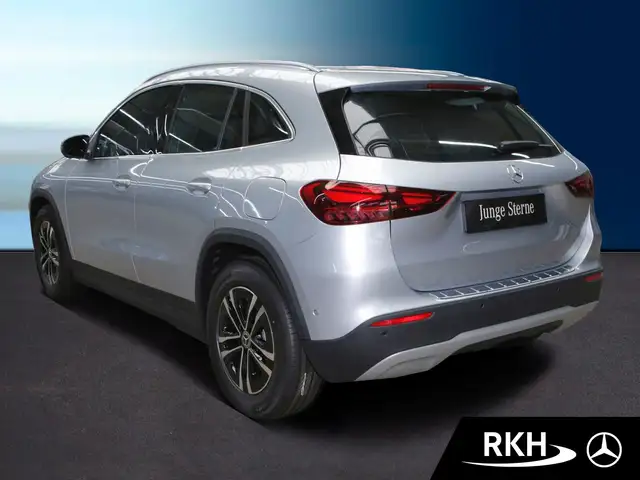Mercedes-Benz Gla view 4