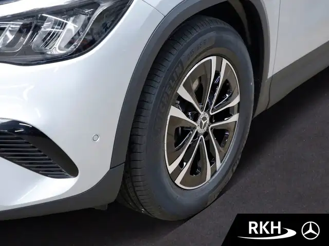 Mercedes-Benz Gla view 5