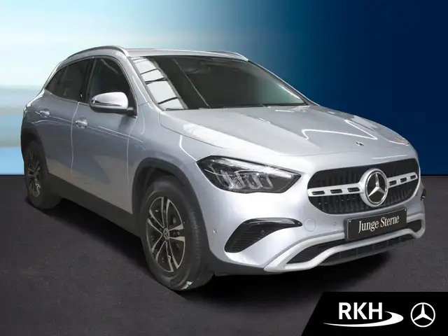Mercedes-Benz Gla view 2