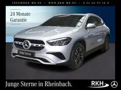 Mercedes-Benz GLA 180 Navi/Autom./Klima/LED/Rü. Ka./Totw./AHK Park Assist./Sitzhzg./MF Lenkrad/Dachrel./Abgasreinigung EURO 6 Technik