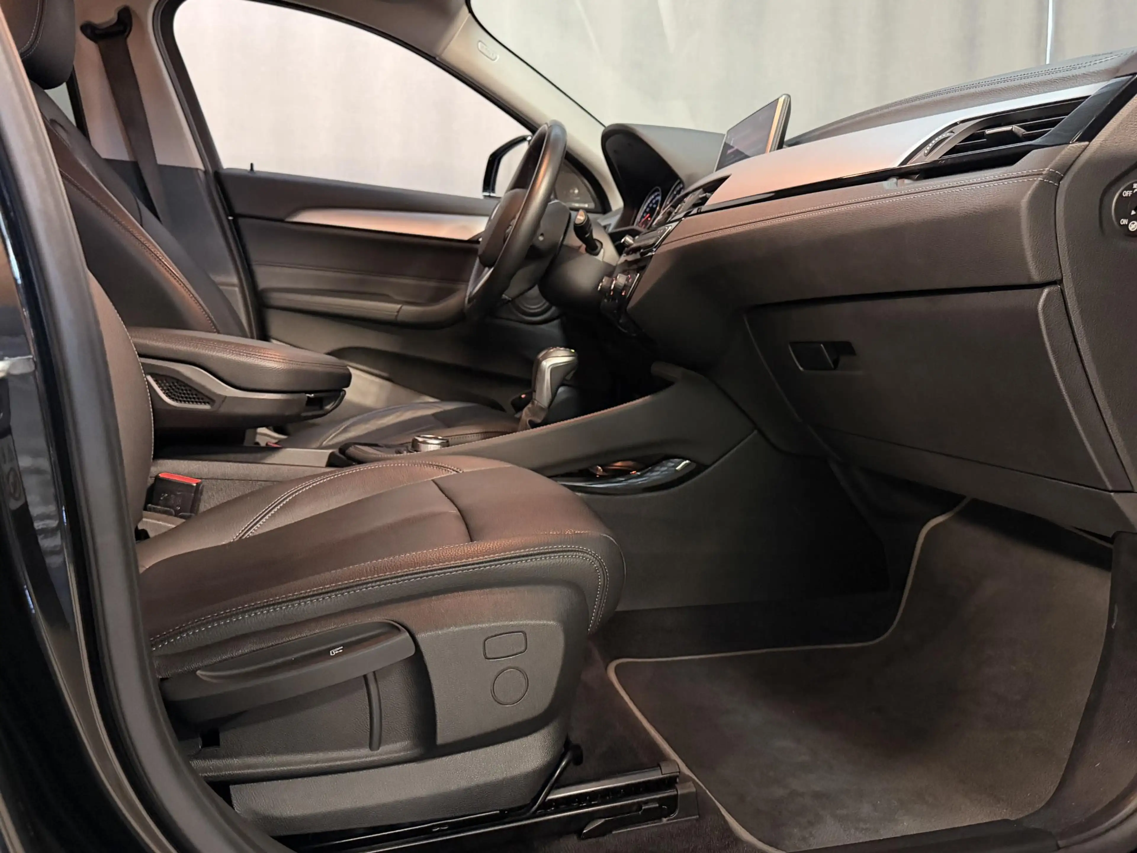 BMW X2 xDrive25e 18"/Leder/Harman Kardon/Camera/Apple Car — photo 32