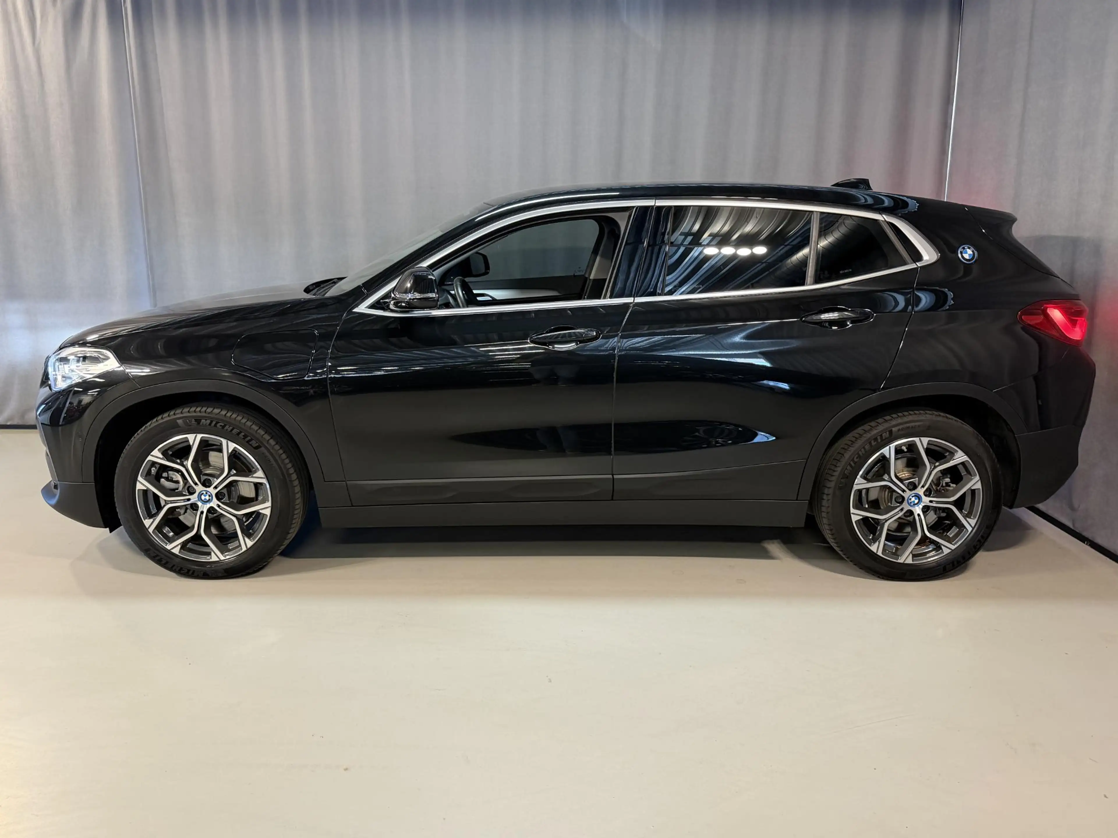 BMW X2 xDrive25e 18"/Leder/Harman Kardon/Camera/Apple Car — photo 4
