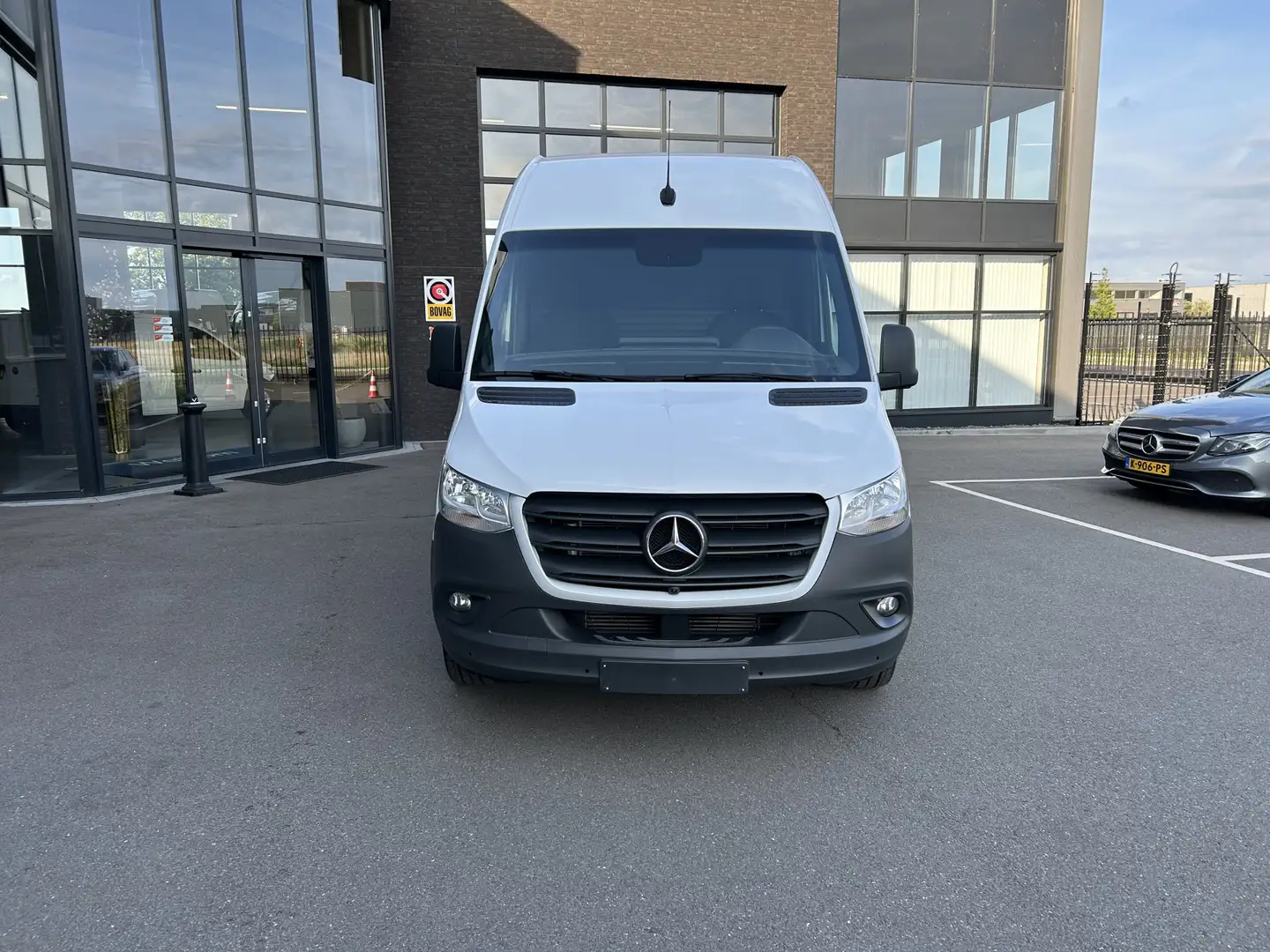 Mercedes-Benz Sprinter 319 CDI L2 H2 3.0 V6 / 3500KG Trekhaak / 360 Camer Wit - 2