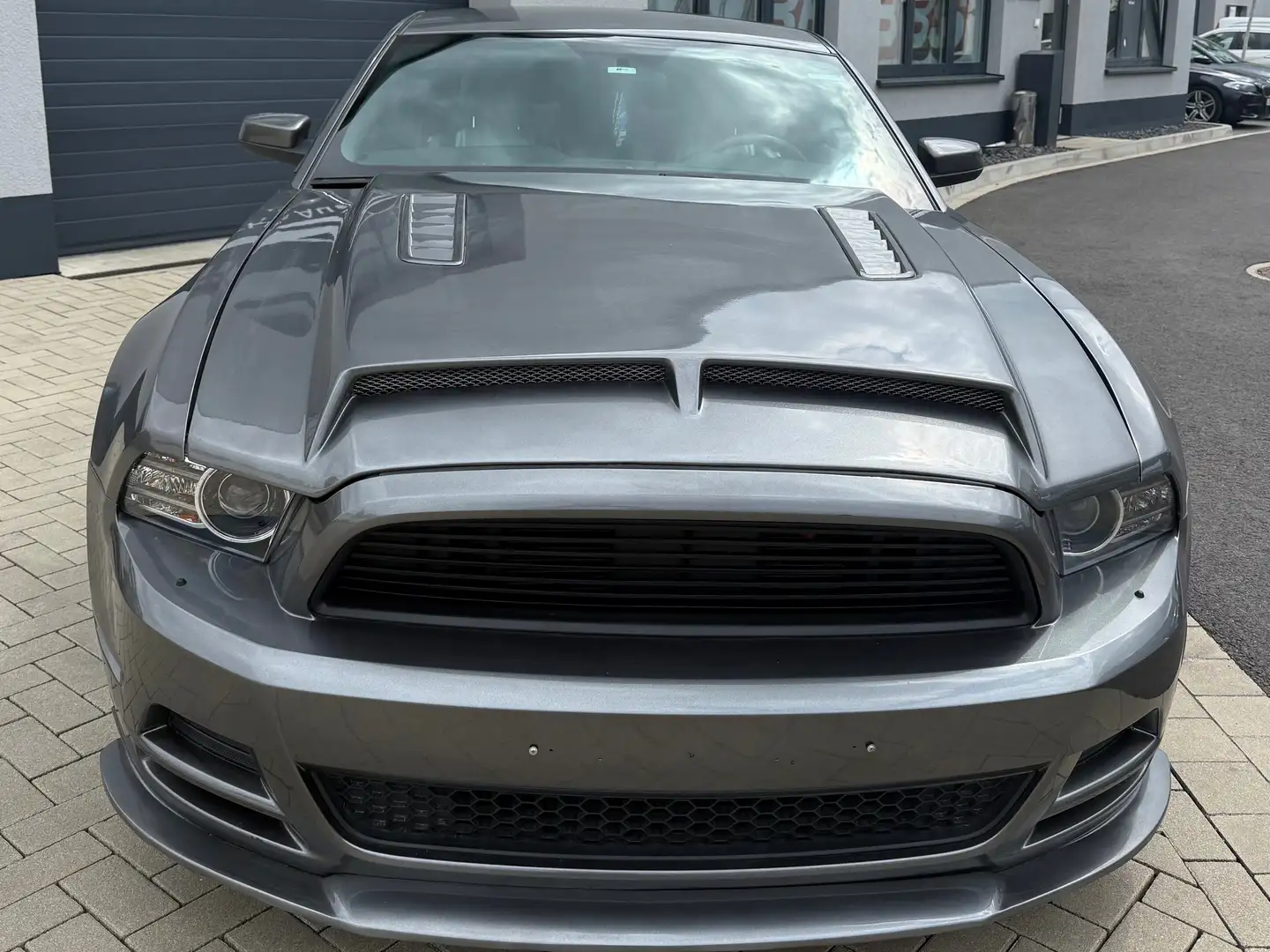 Ford Mustang GT 5,0 Ti-VCT V8 Leder Grau - 2