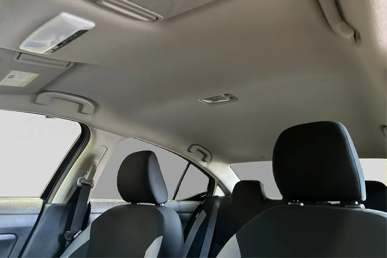 Nissan Versa снимка Nissan Versa