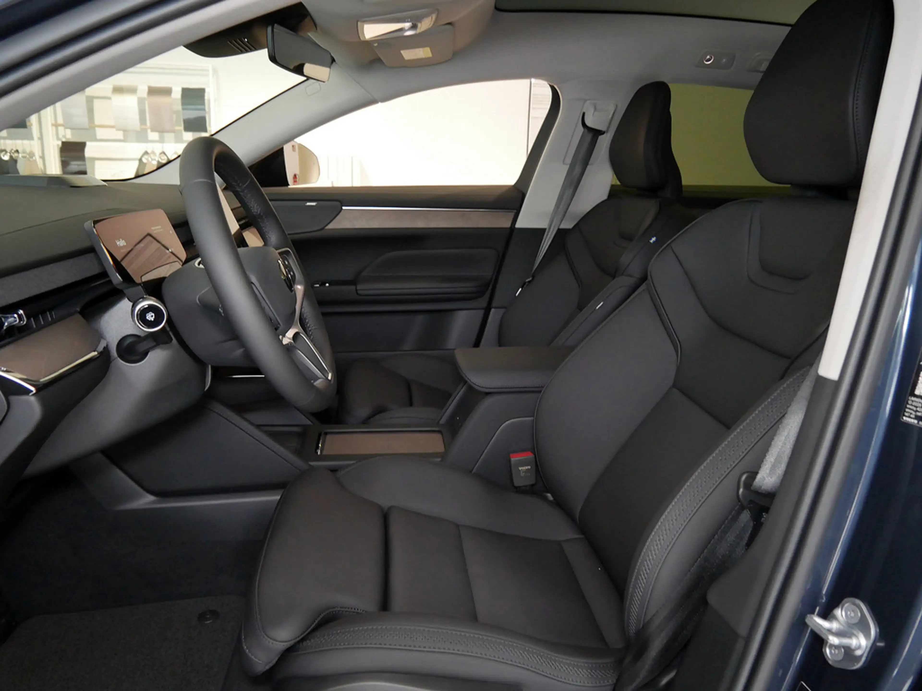 Volvo ES90 Single Motor Extended Range Plus 360° — photo 15