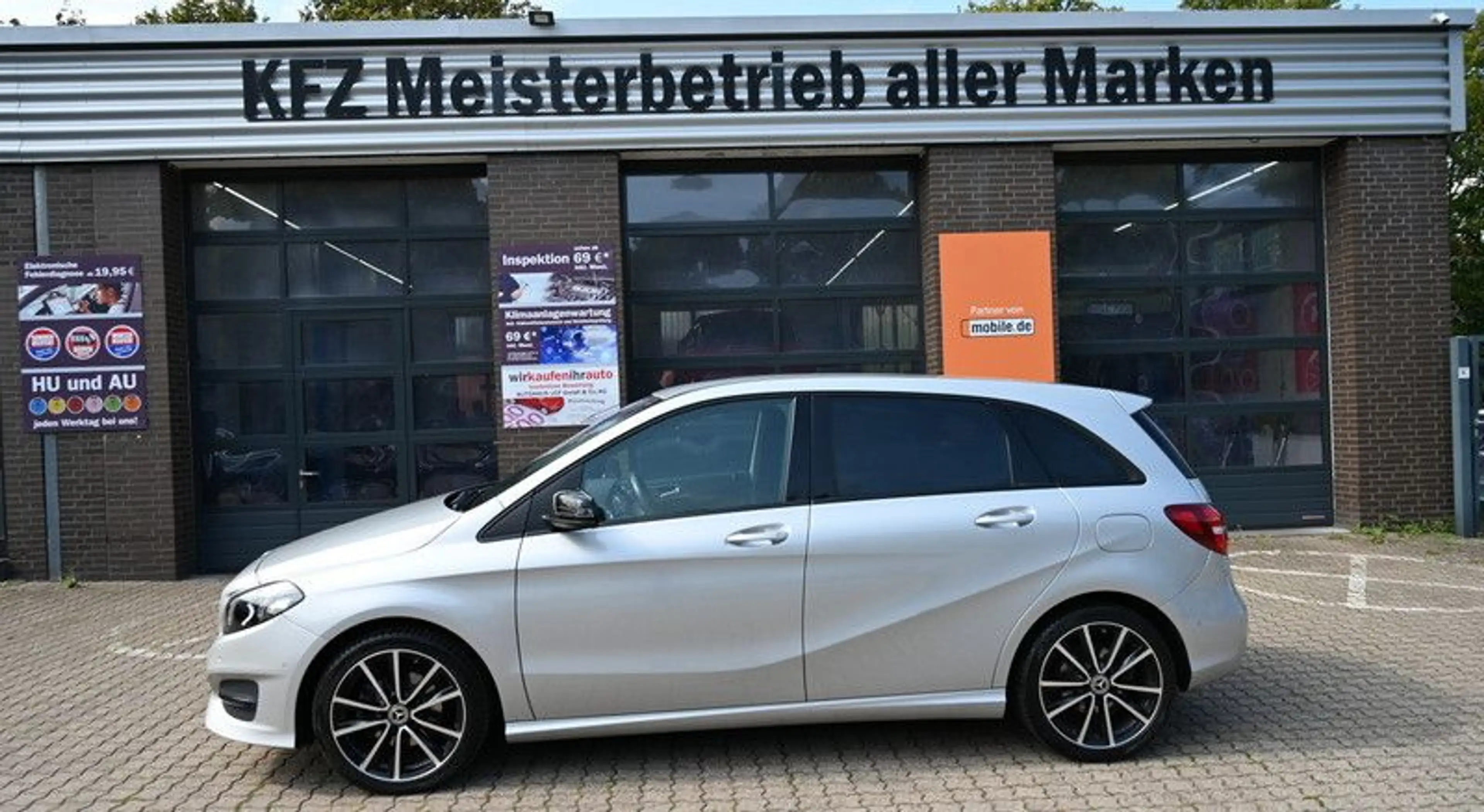 Mercedes-Benz B 180 Urban Leder Navi 2xPDC Kamera AHK 1.Hand — photo 3