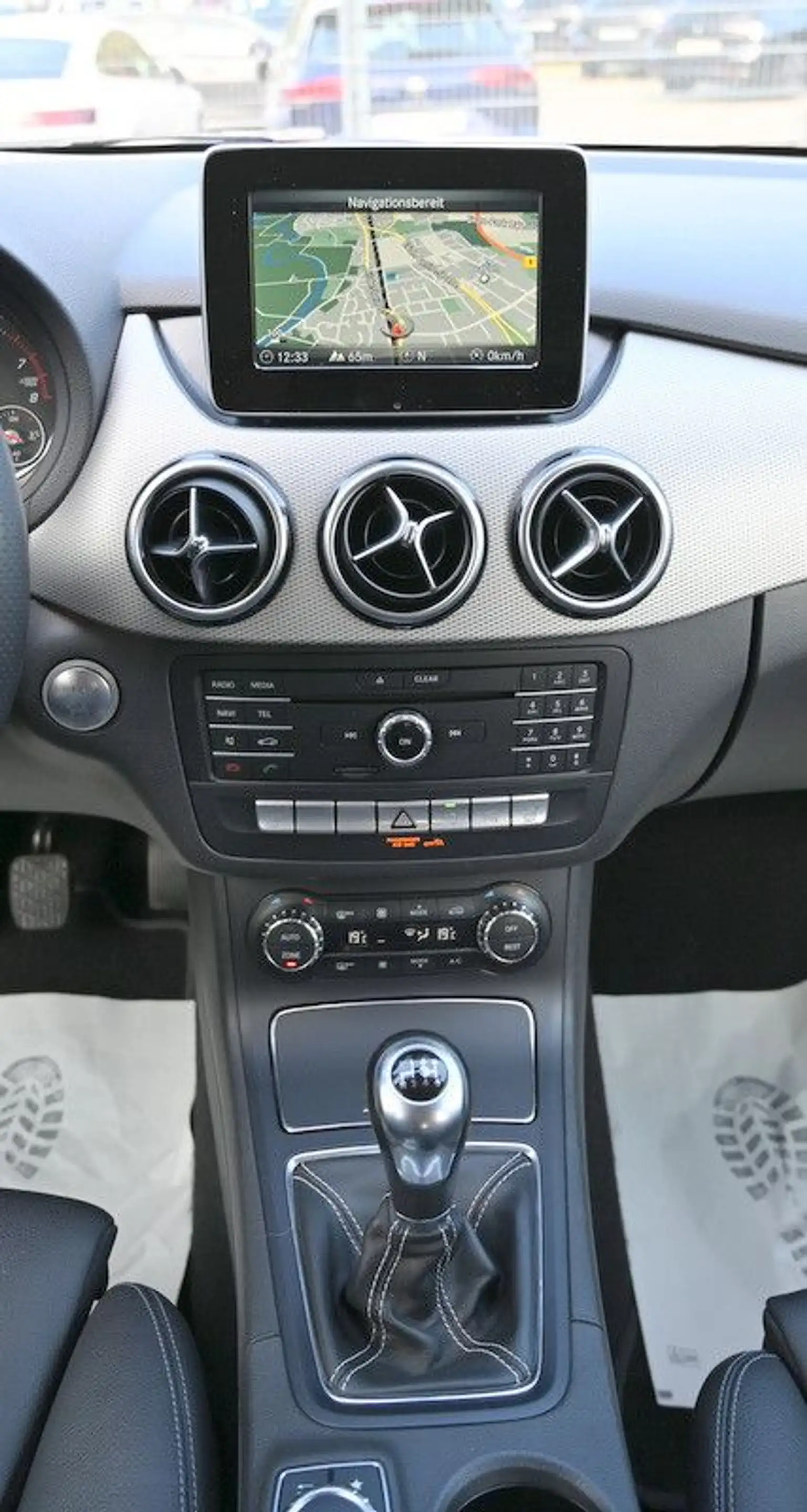 Mercedes-Benz B 180 Urban Leder Navi 2xPDC Kamera AHK 1.Hand — photo 12