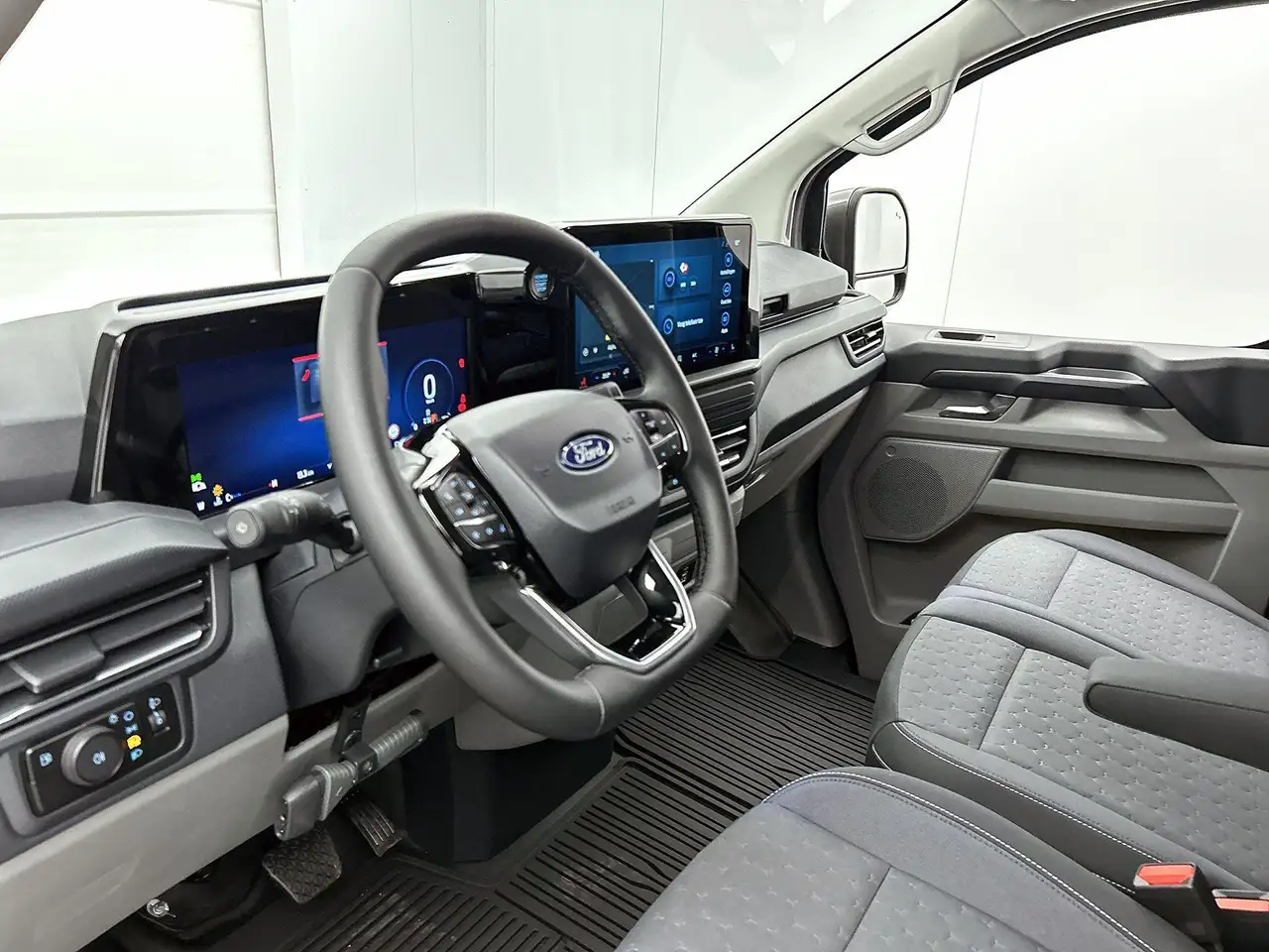 Ford Transit Custom 2026 — фото 13