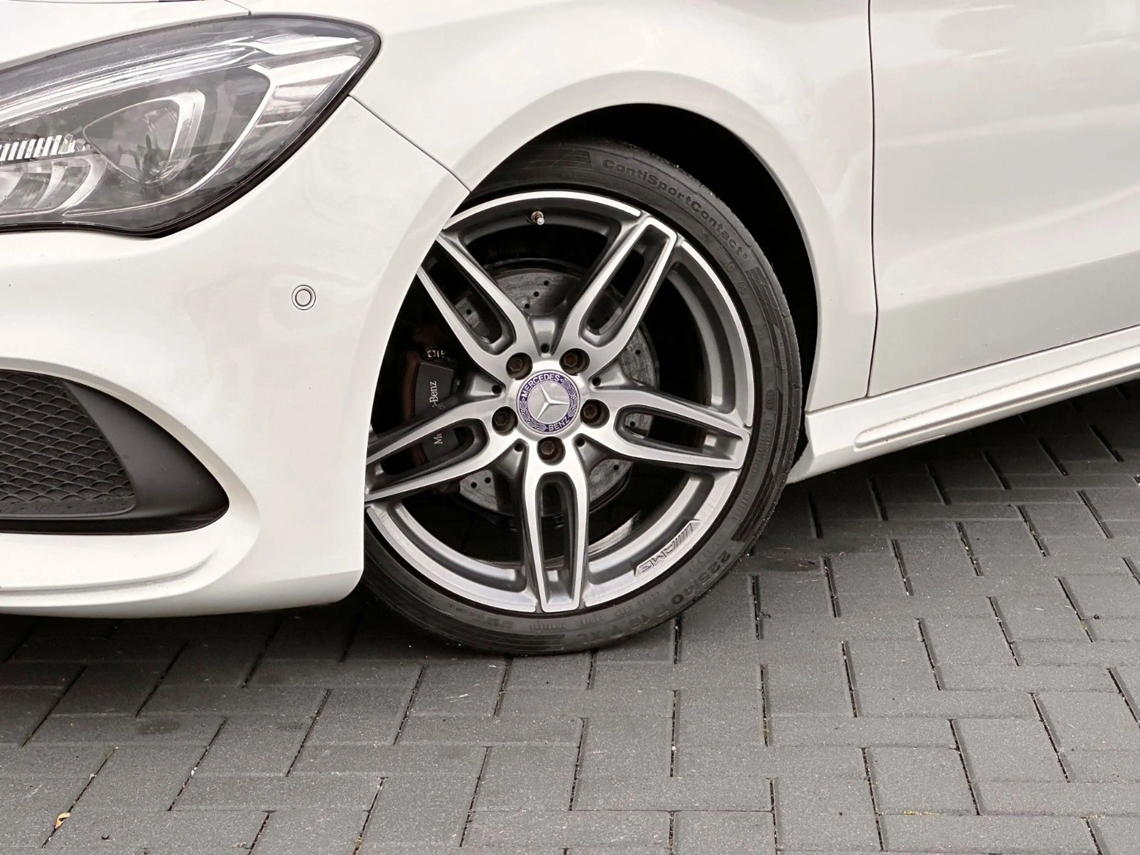 Mercedes-Benz CLA 200 d Shooting Brake 4MATIC AMG-LINE LED RFK — photo 11