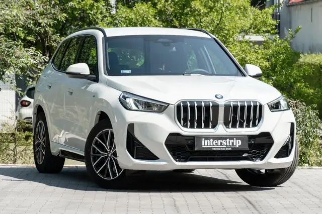 BMW X1 view 3