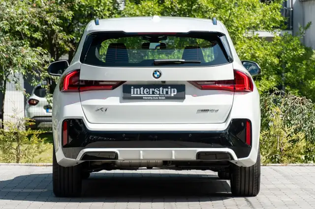 BMW X1 view 5