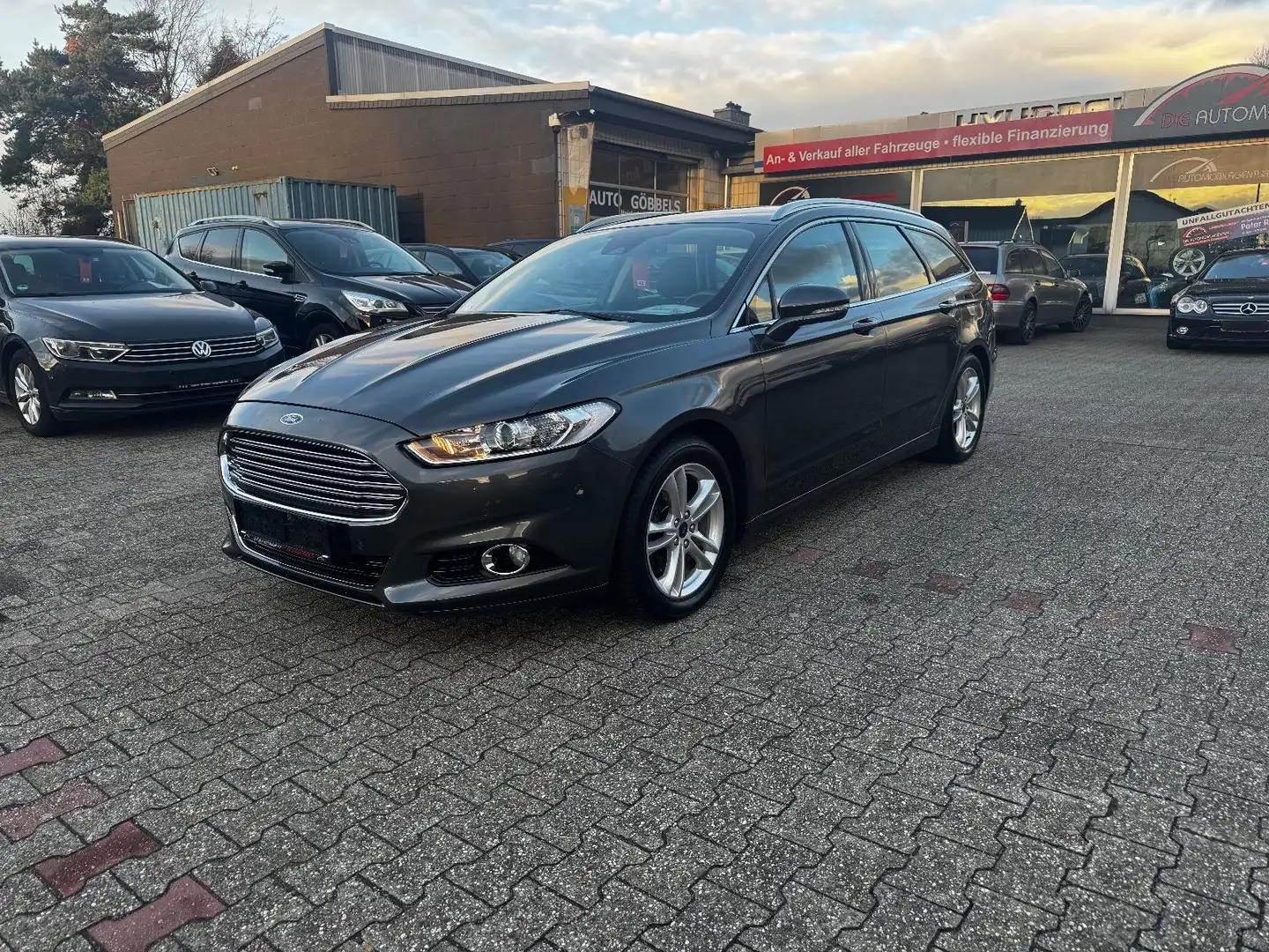 Ford Mondeo Turnier Titanium LED Navi Tempo Alcantara Grau - 1