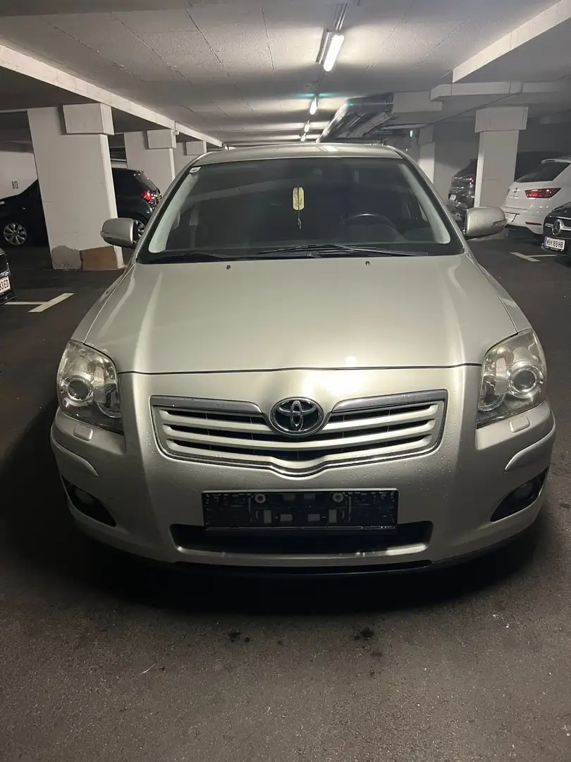 Toyota Avensis 1,8 VVT-i Linea Sol - 1