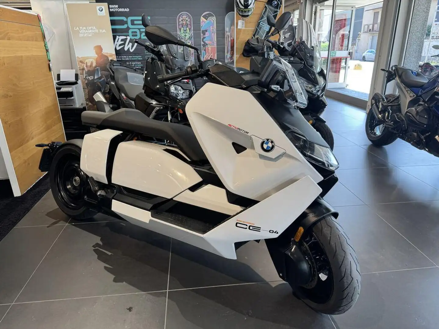 BMW CE 04 Abs Weiß - 2