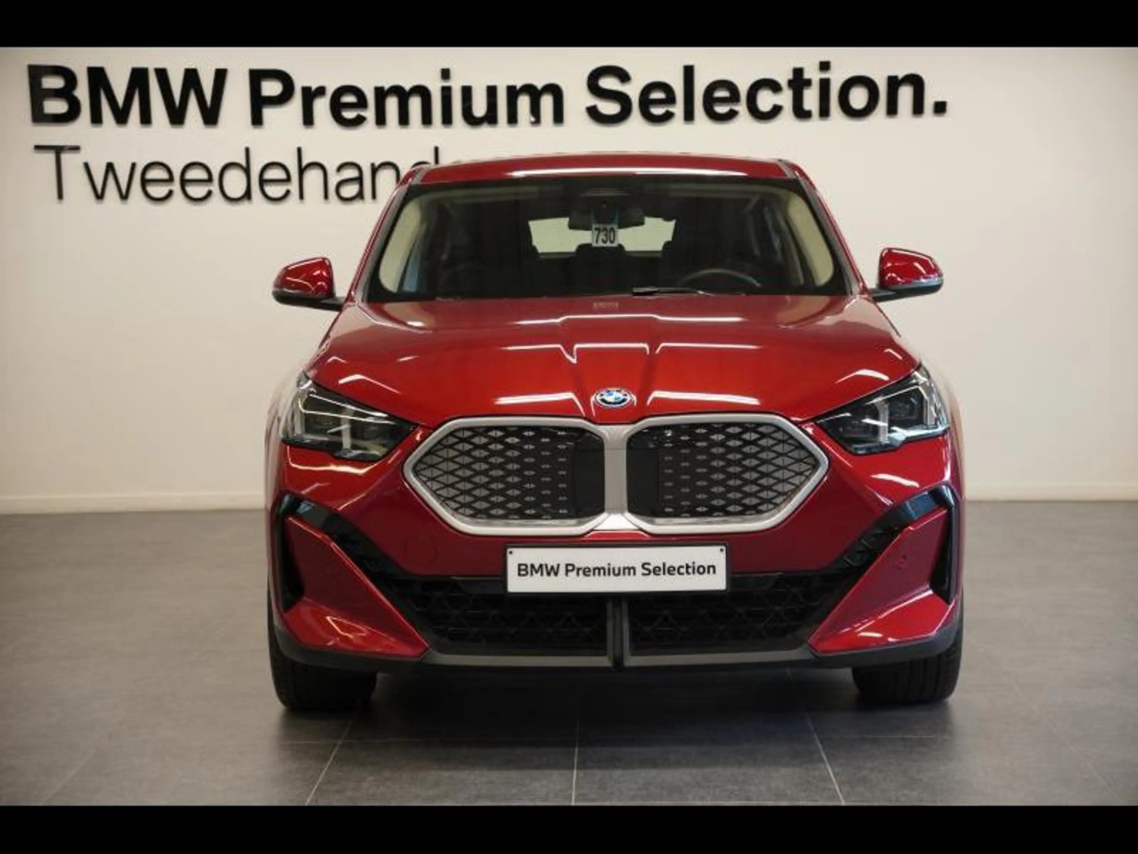 BMW iX2 NAVIGATIE CAMERA SHADOW LINE — photo 2