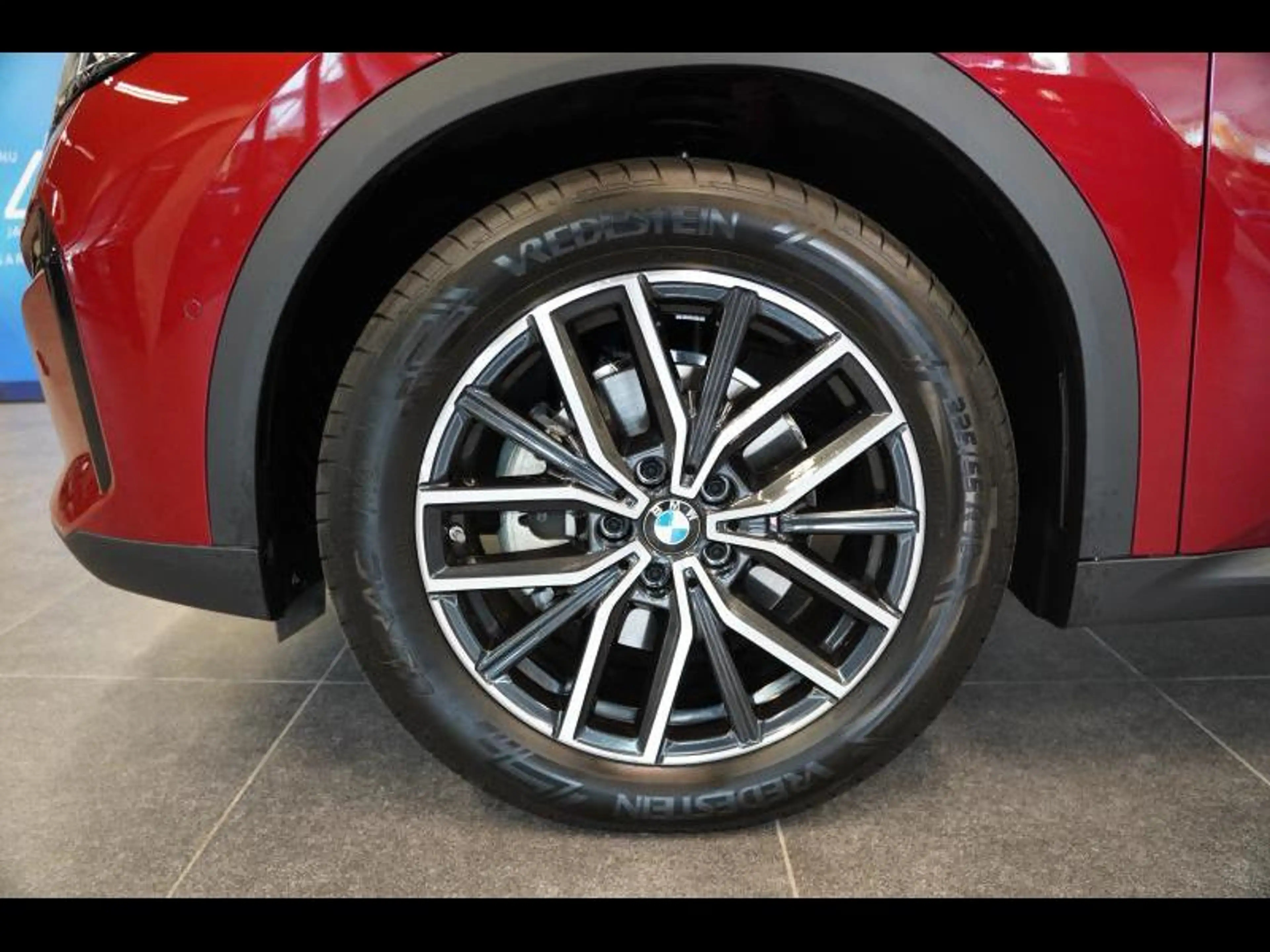 BMW iX2 NAVIGATIE CAMERA SHADOW LINE — photo 8