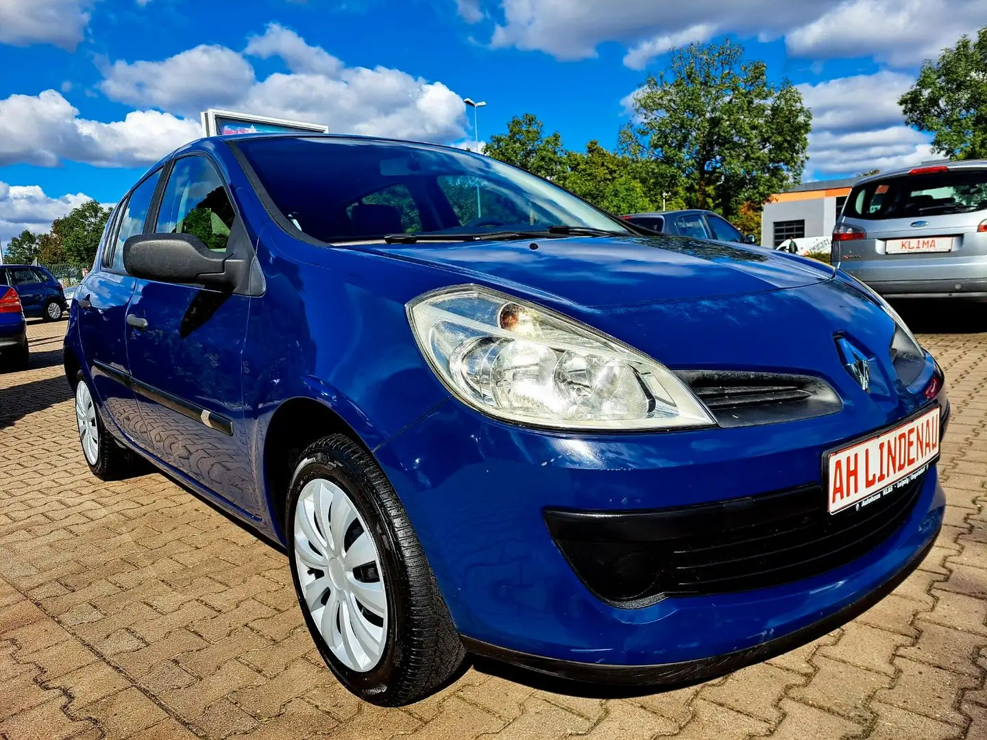 Renault Clio III Expression Blau - 2
