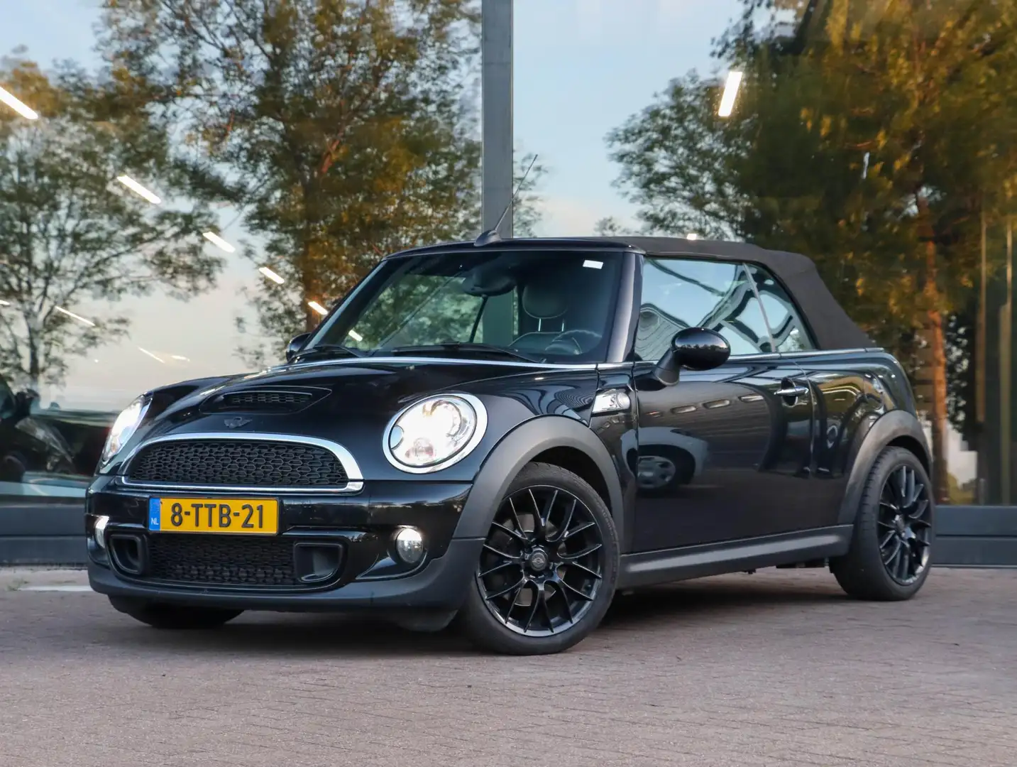 MINI Cooper S Cabrio Mini 1.6 Chili 184PK | Leder | Navigatie | Cruise Negro - 2