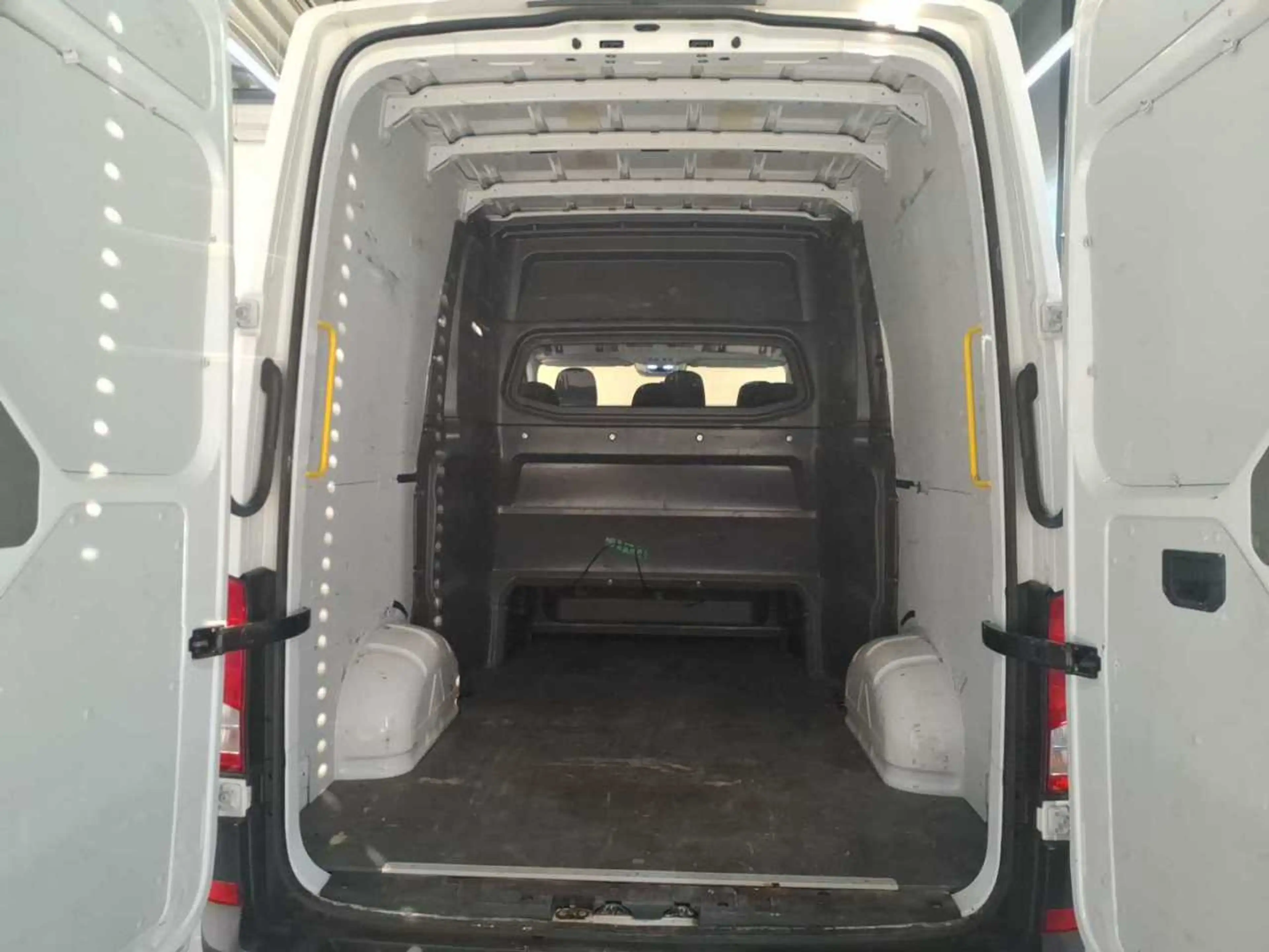 Volkswagen Crafter Plus 35 Kasten L2H2 / Bluetooth, PDC — photo 6