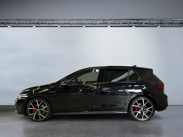 Volkswagen Golf view 3