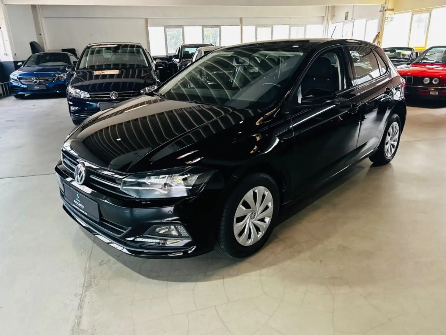 Volkswagen Polo VI Comfortline *Pdc*Shz* Negro - 2