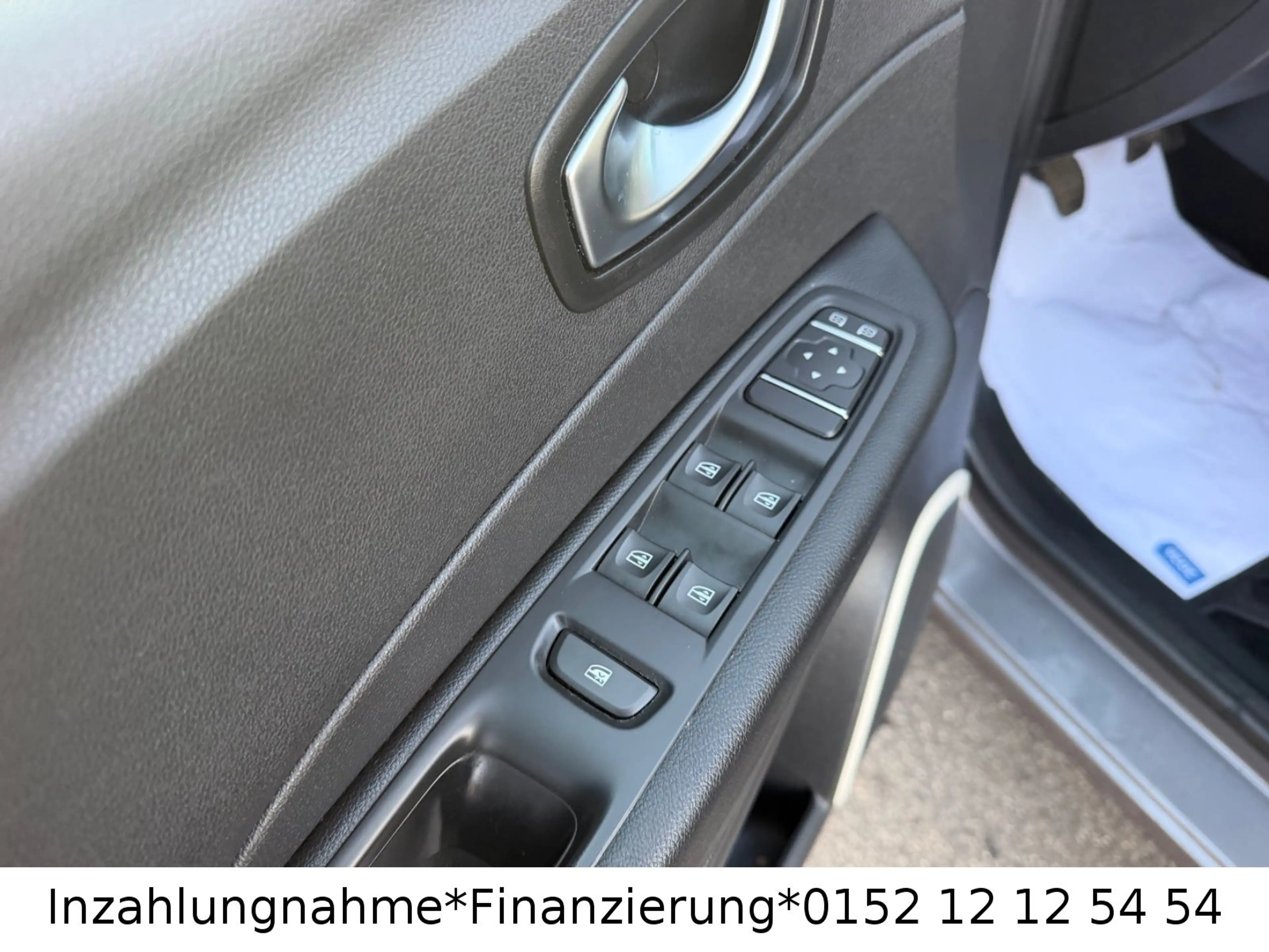 Renault Captur Experience — photo 10