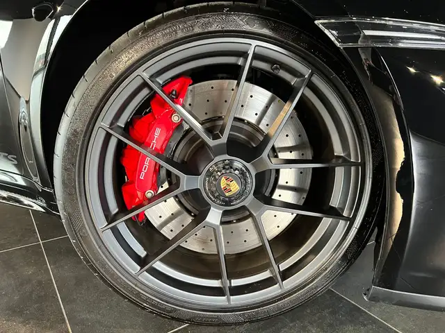 Porsche 992 view 10