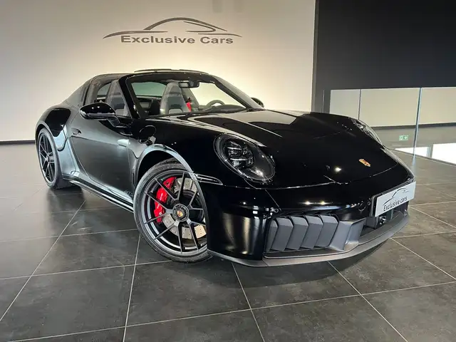 Porsche 992 main image