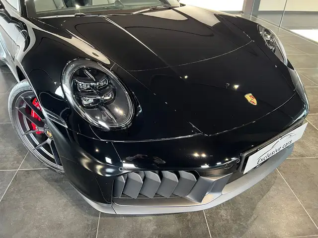 Porsche 992 view 11