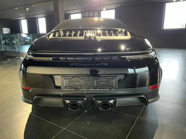 Porsche 992 view 7