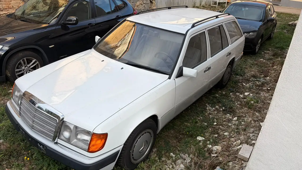 Mercedes-Benz E 200 TE, foto 1