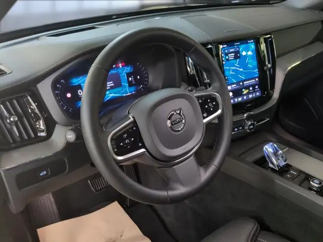 Volvo XC60 view 14
