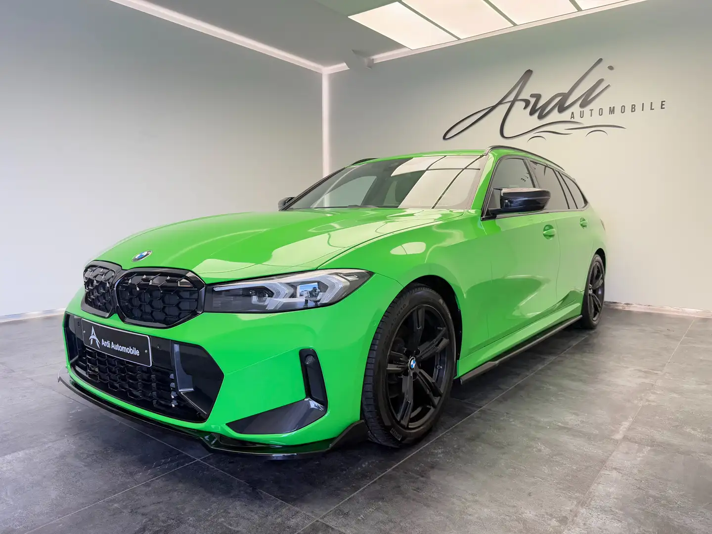 BMW 320 dA Touring *UNIQUE*PACK M*CARPLAY*CAMERA*GARANTIE* Noir - 1