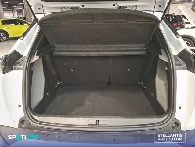 Peugeot 2008 view 3