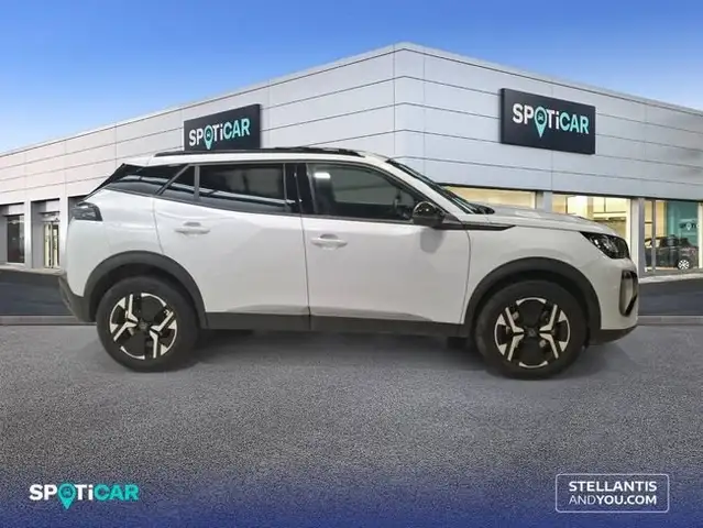 Peugeot 2008 view 11