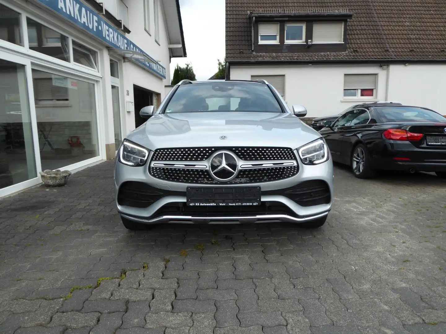 Mercedes-Benz 300 GLC 4MATIC Autom. AMG Line Silber - 1