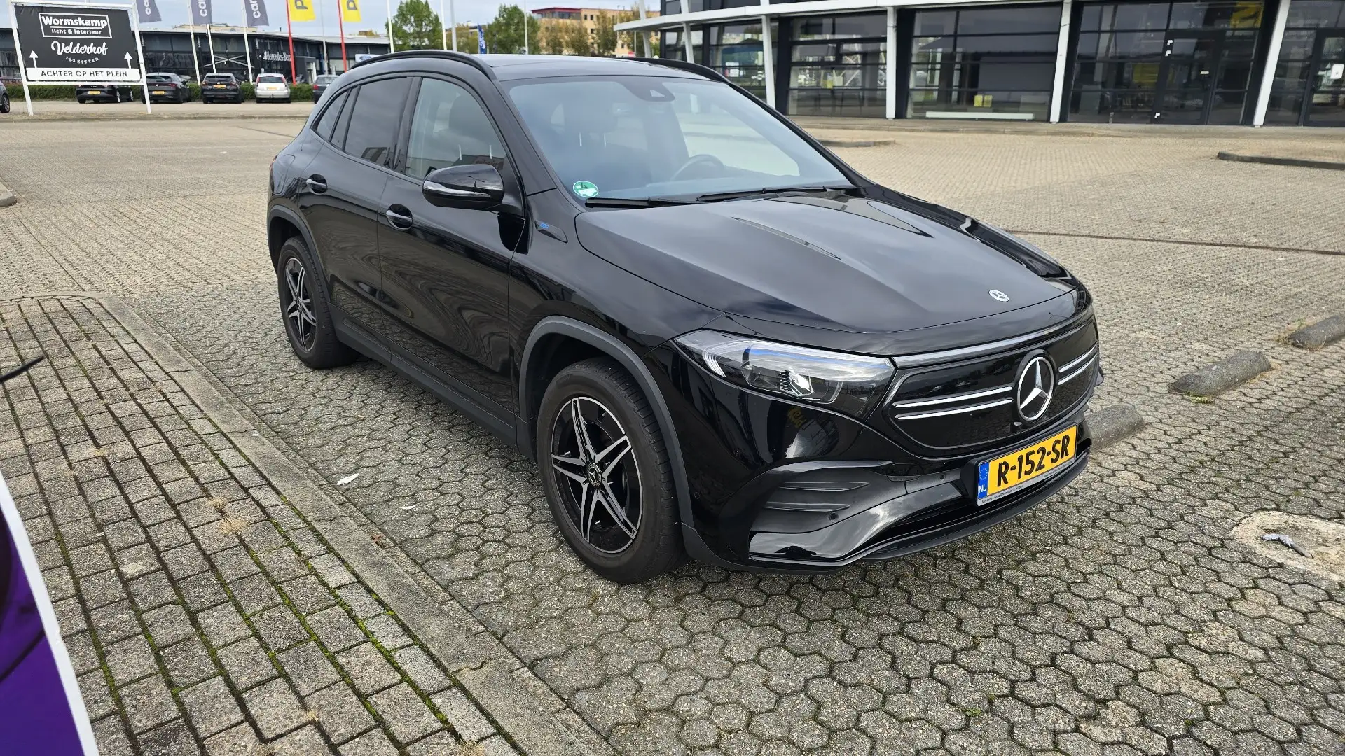 Mercedes-Benz EQA 250 AMG night pack Zwart - 1